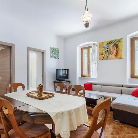Villa Ana